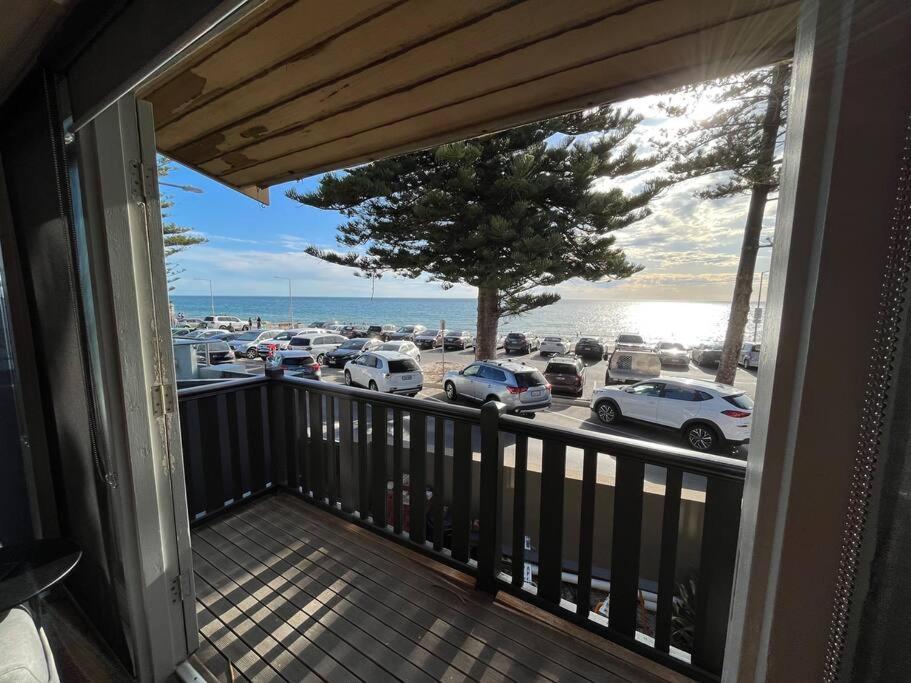 Rawsons Shack Beachfront Unit Suits Single Or Couple Henley Beach South Exterior photo